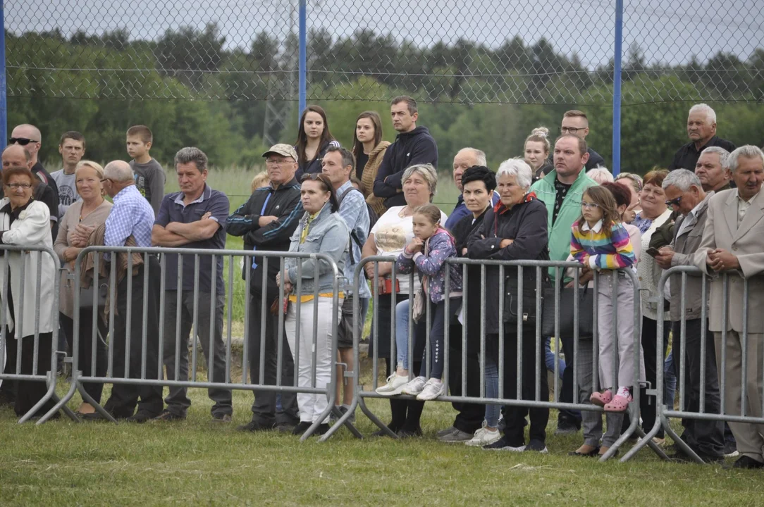 Parada konna w Żarówce