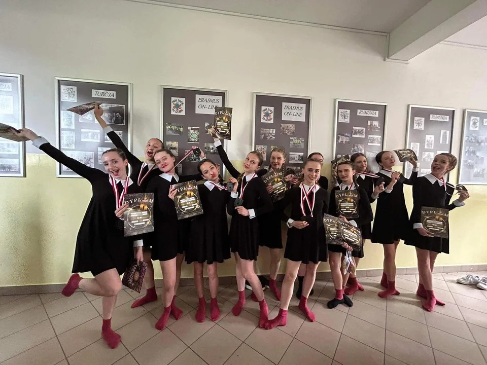 Grupa Tańca "Beznazwy" wraca z Międzynarodowego Konkursu Tańca "Taneczne talenty"