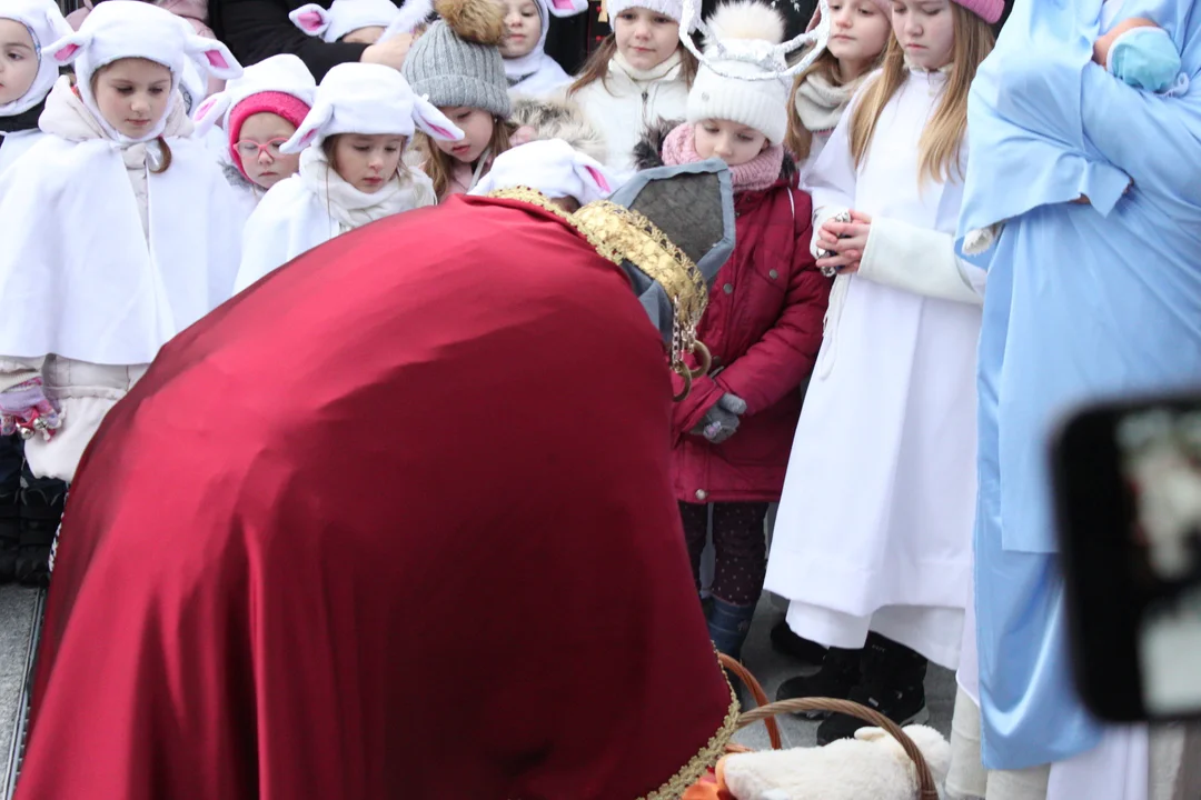 Orszak Trzech Króli w Rzeszowie. Kolęda pokoju z Zalesia do Katedry Rzeszowskiej