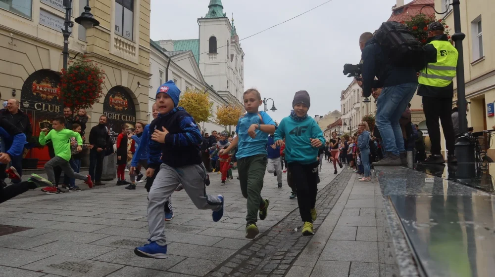 Biegi młodzieżowe 2022 w Rzeszowie. Mnóstwo uczestników [ZDJĘCIA, WIDEO]