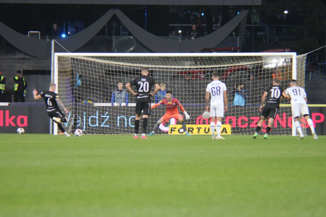 Fortuna 1. Liga: Derby Rzeszowa: Stal Rzeszów - Resovia Rzeszów 3:4