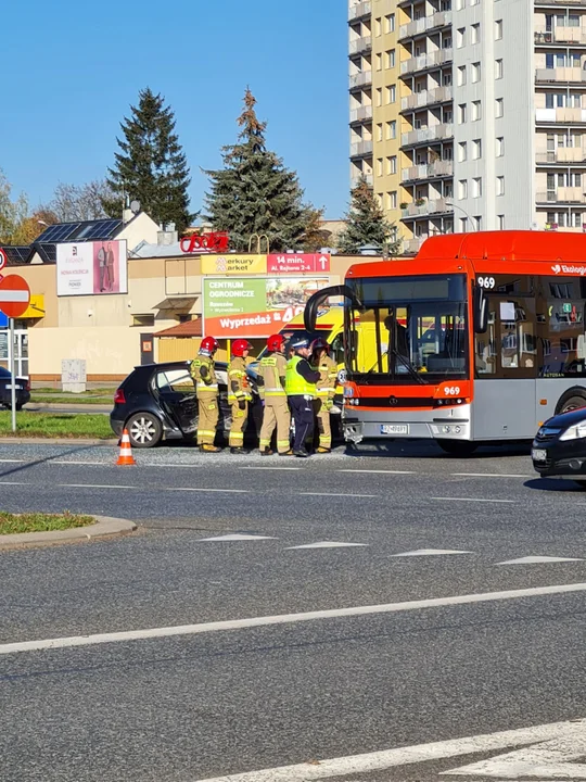 Pijany 23-latek doprowadził do kolizji [ZDJĘCIA]