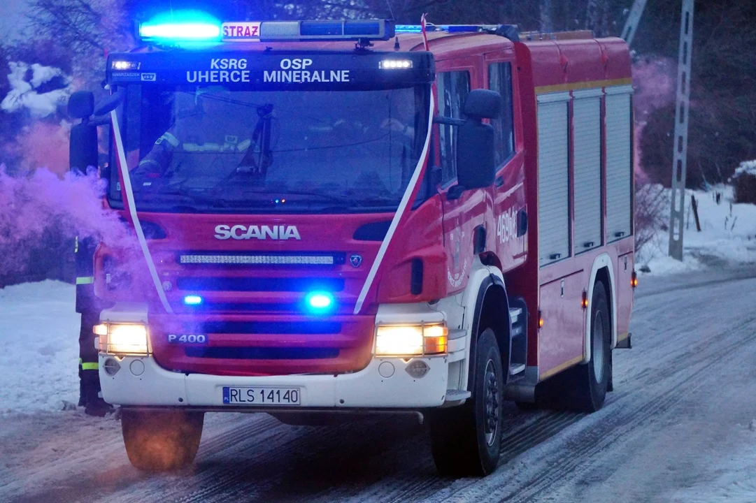 To historyczny moment dla Uherzec Mineralnych. Do miejscowej jednostki OSP przekazano pojazd ratowniczo-gaśniczy [ZDJĘCIA] - Zdjęcie główne