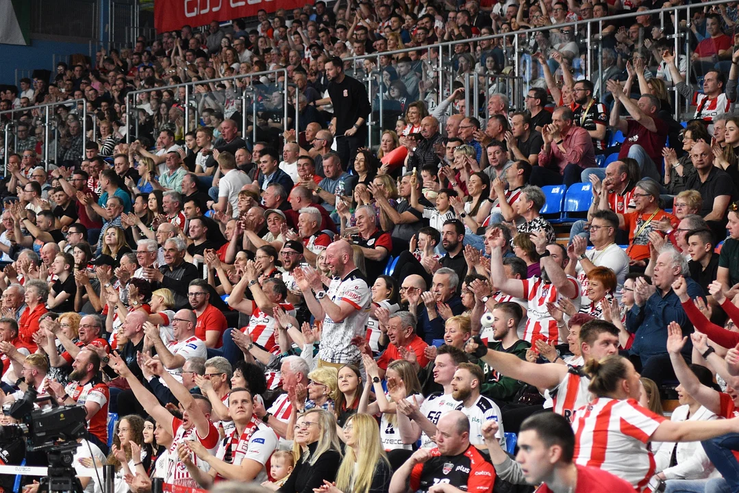 Pierwszy półfinałowy mecz siatkarskiej PlusLigi: Asseco Resovia Rzeszów - Grupa Azoty ZAKSA Kędzierzyn-Koźle (2:3)