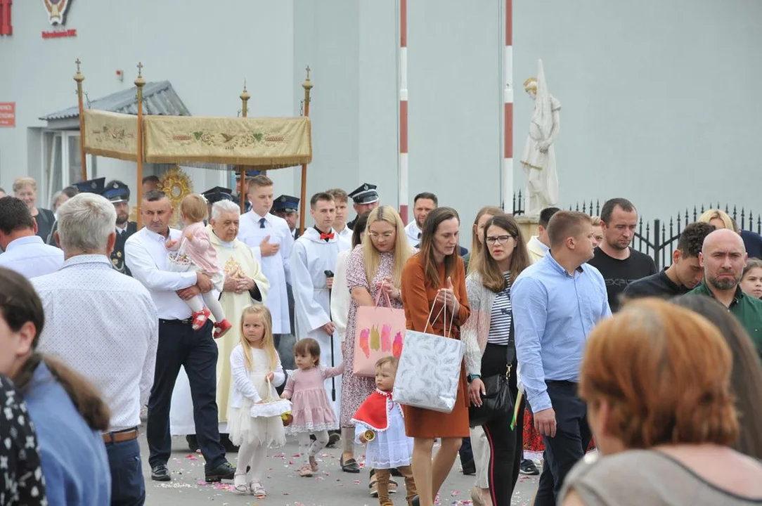 Boże Ciało 2023 w Weryni. Na procesji pojawił się dywan z kwiatów [ZDJĘCIA] - Zdjęcie główne