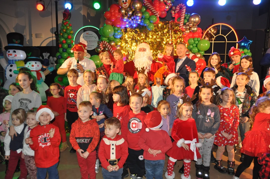 Mikołaj świętuje z dziećmi  również w Mielcu [ZDJĘCIA] - Zdjęcie główne