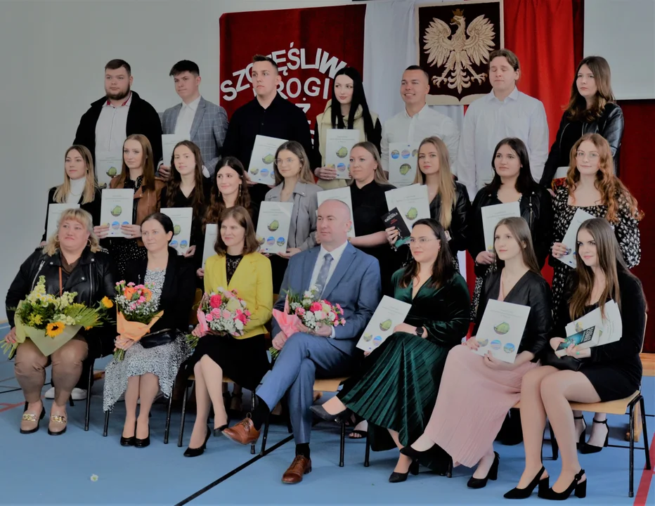 Zakończenie roku szkolnego maturzystów w ZSA-E w Weryni
