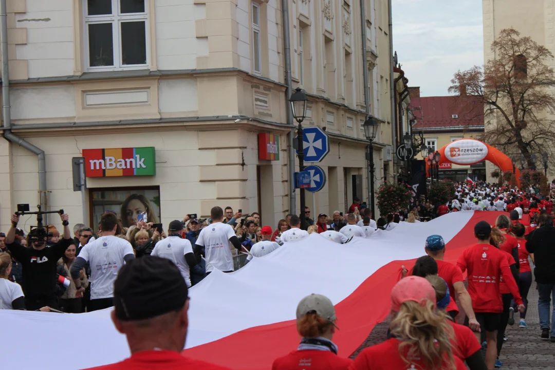 10. PKO Bieg Niepodległości - Galeria z rozgrzewki oraz startu biegu