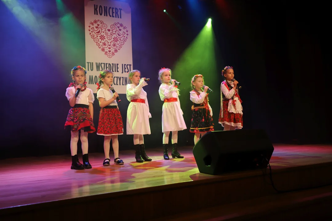 Koncert Wiosenno-Patriotyczny "Tu wszędzie jest Polska" w Chorzelowie