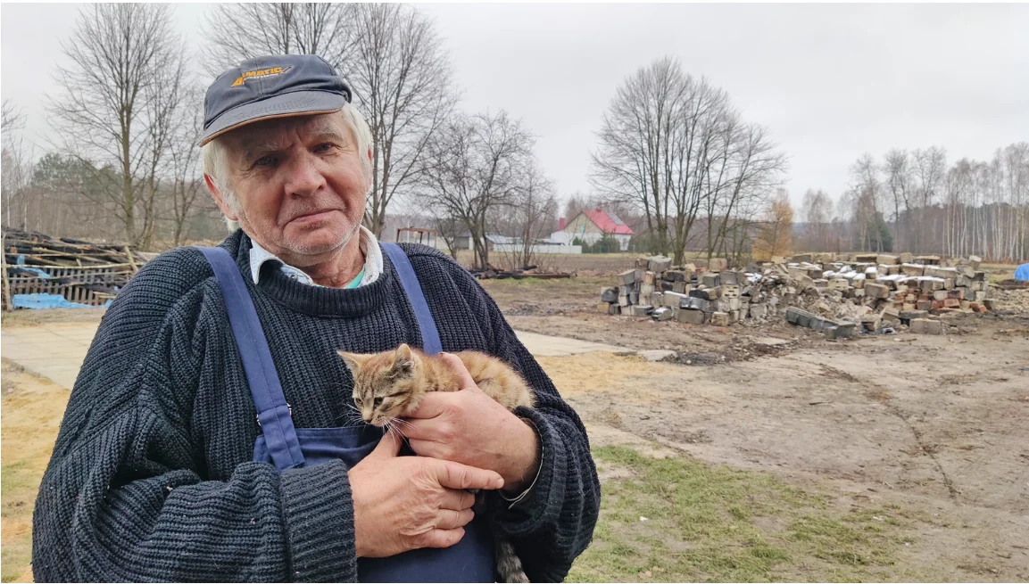 Zofia i Józef Bryk z Nowej Wsi zaczynają żyć na nowo po ogromnym pożarze, w którym zginęły ich zwierzęta [ZDJĘCIA] - Zdjęcie główne