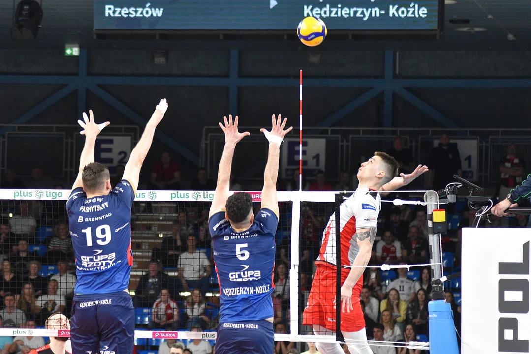 Pierwszy półfinałowy mecz siatkarskiej PlusLigi: Asseco Resovia Rzeszów - Grupa Azoty ZAKSA Kędzierzyn-Koźle (2:3)