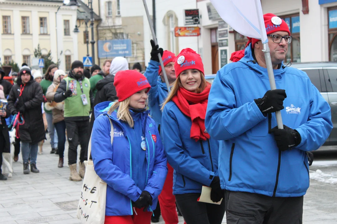 WOŚP 2023: Barwny korowód wolontariuszy, morsów, rowerzystów i pięknych psów rasowych