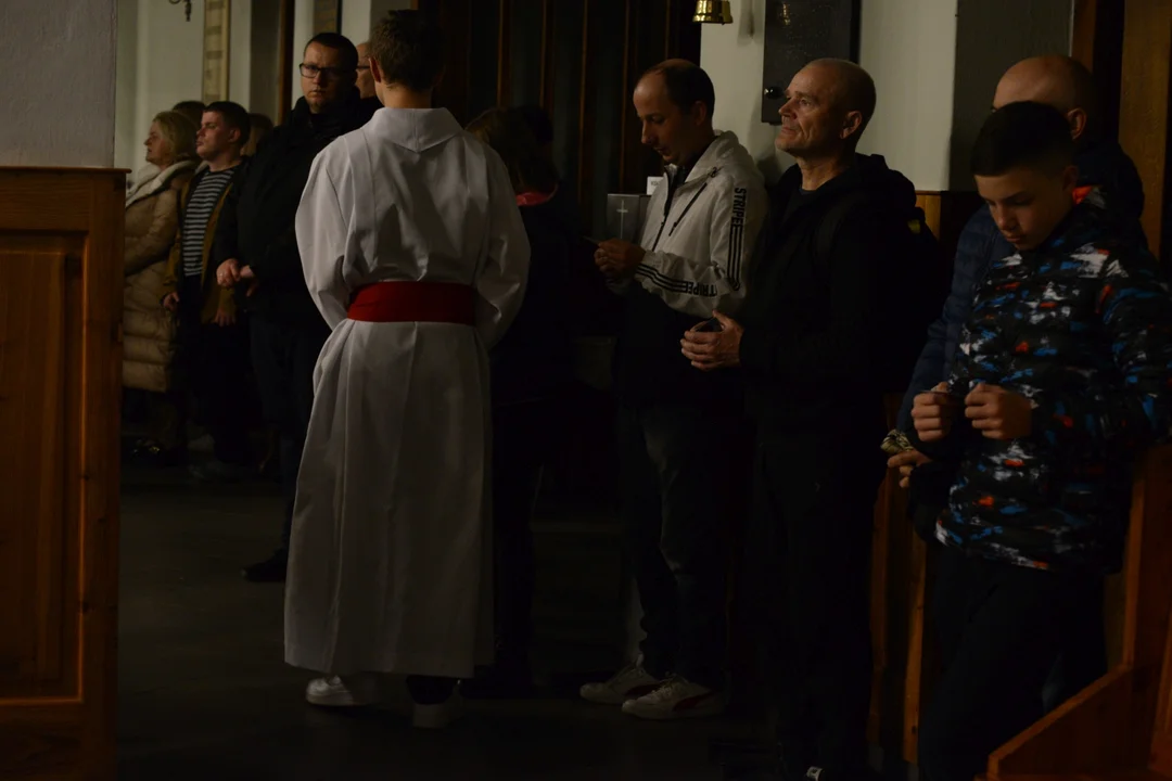 Relikwie bł. Carlo Acutisa, jednego z patronów Światowych Dni Młodzieży, w Parafii Św. Barbary w Tarnobrzegu