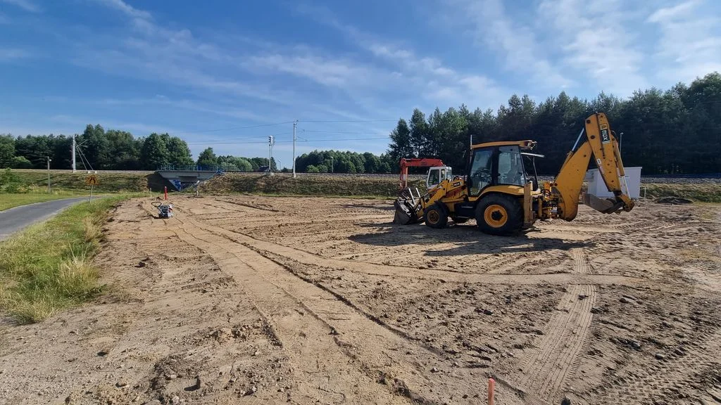 Nowe parkingi powstają w Budach Głogowskich i na osiedlu Rogoźnica [ZDJĘCIA] - Zdjęcie główne