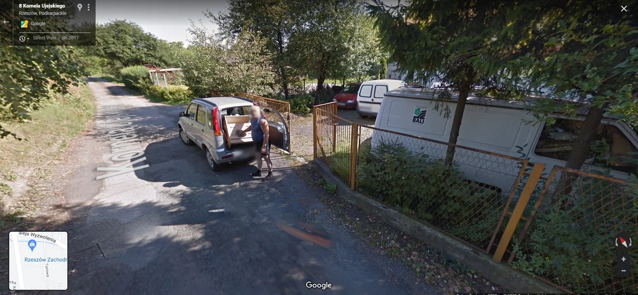 Google Street View - kto został przyłapany przez auto z aparatem