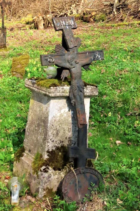 Cmentarz w Tworylnem