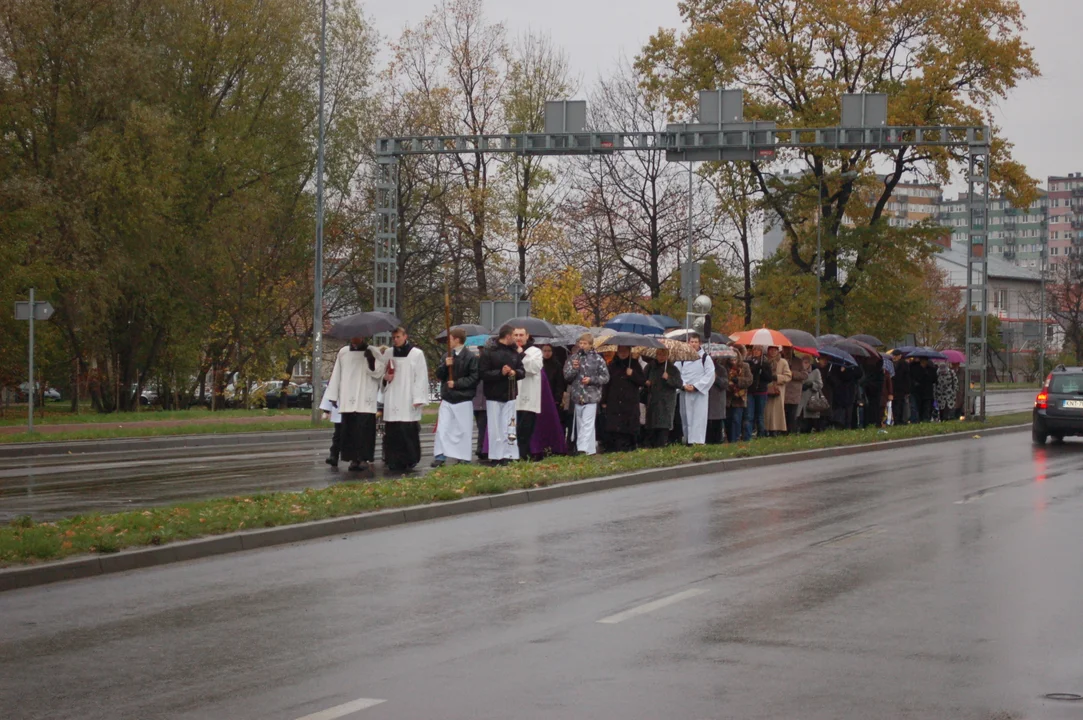 Wszystkich Świętych na archiwalnych zdjęciach