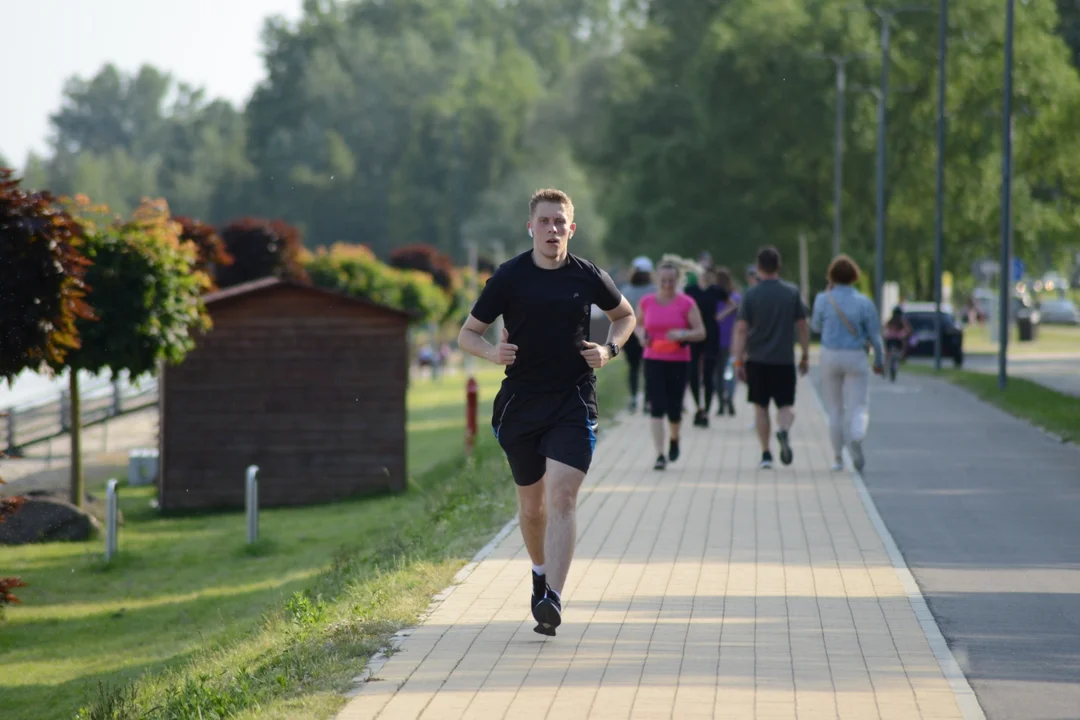 "Biegamy i Pomagamy" nad Jeziorem Tarnobrzeskim - dzień drugi