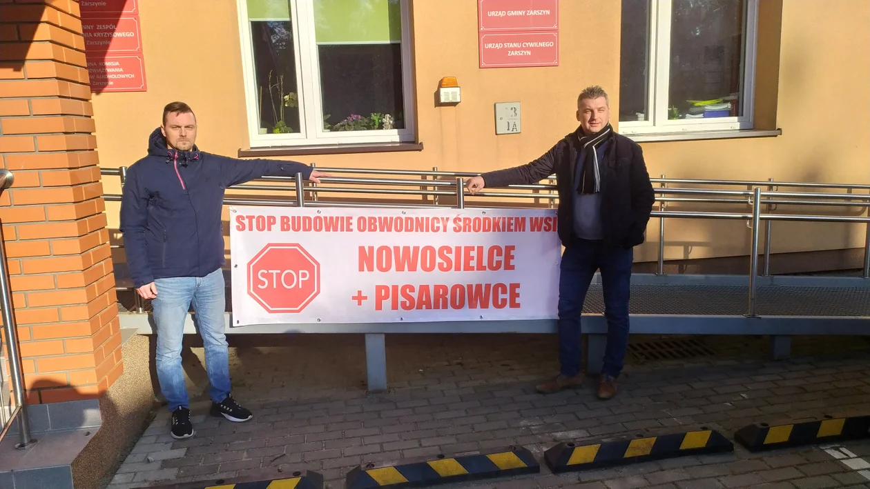 zkańców przeciwko projektowi budowy obwodnicy Miejsca Piastowego