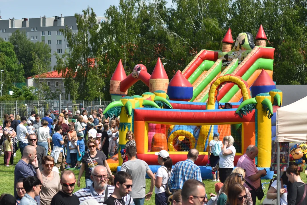 Majowe Dni Osiedla Krakowska – Południe przyciągnęły tłumy. Wiele atrakcji dla najmłodszych [ZDJĘCIA] - Zdjęcie główne