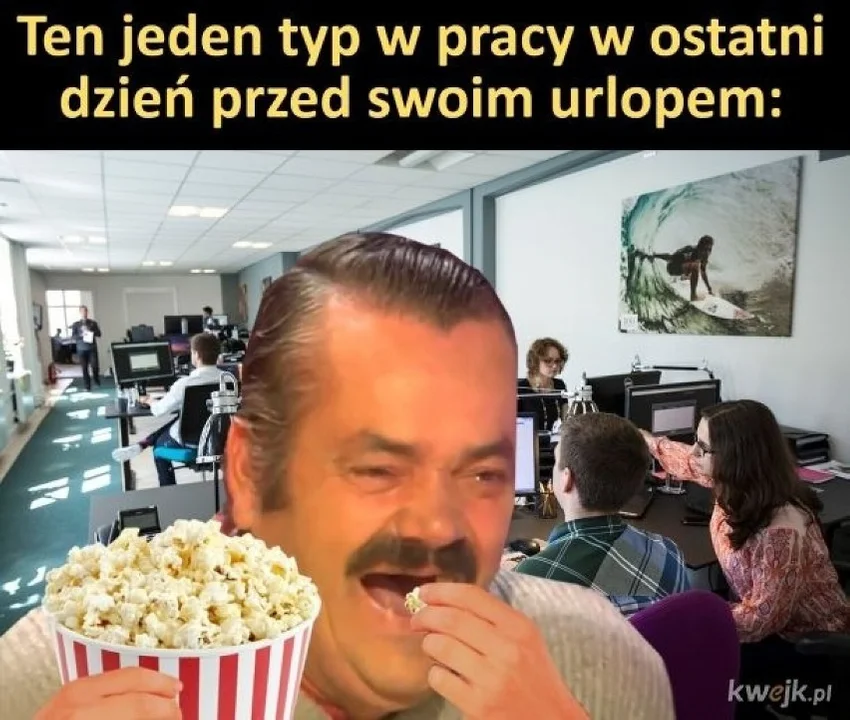 Memy wakacje 2022 - letni czas w krzywym zwierciadle