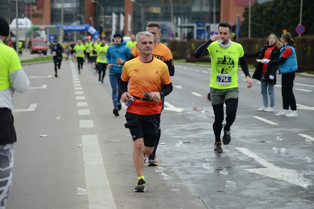 16. PKO Półmaraton Rzeszowski oraz 8. PKO Sztafeta Półmaratońska w Rzeszowie - dużo zdjęć z trasy i mety