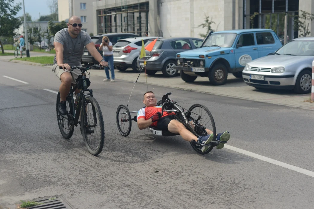 "Rowerem po zdrowie" z medalistami olimpijskimi Tadeuszem Mytnikiem i Mieczysławem Nowickim