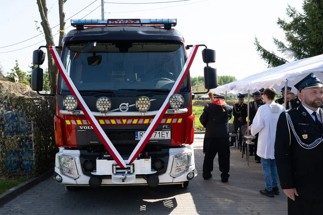 Strażacy z OSP Bzianka otrzymali nowy, piękny wóz