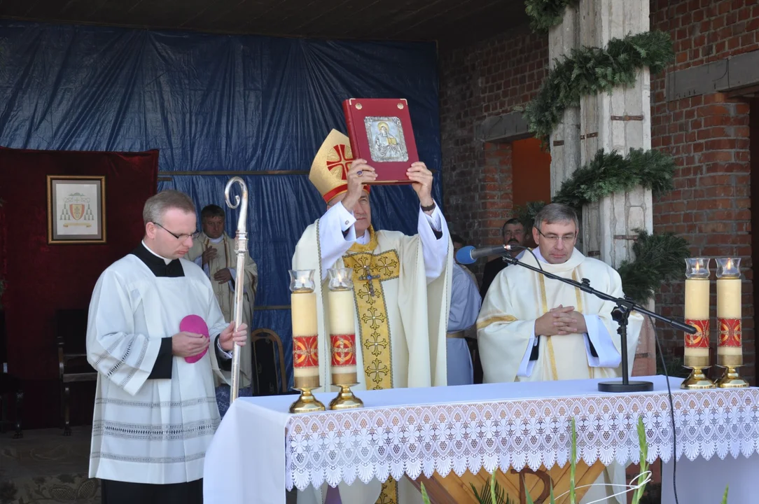 Wmurowanie kamienia węgielnego w kościół w Woli Mieleckiej