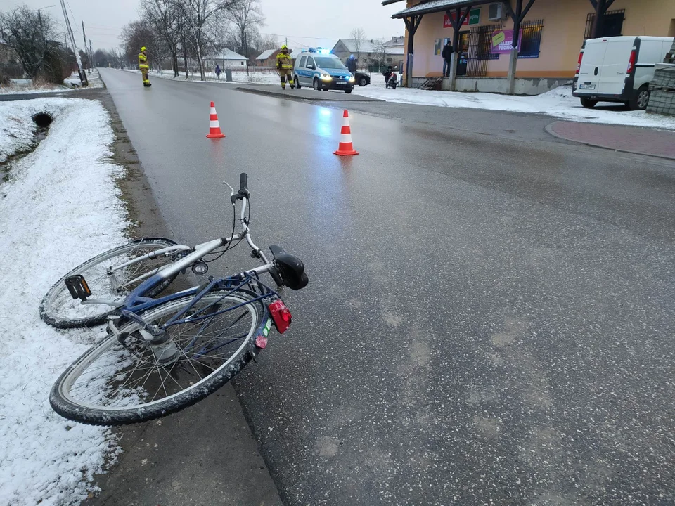 Kolbuszowska policja o potrąceniu rowerzysty na drodze powiatowej w Kupnie. Jak doszło do wypadku? - Zdjęcie główne