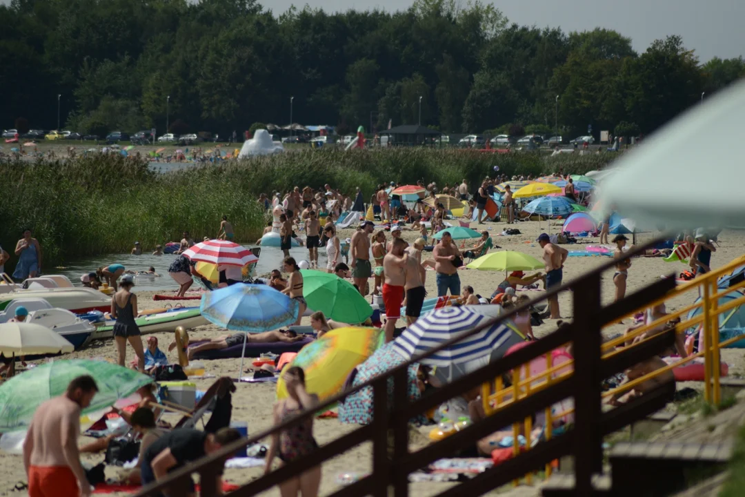 Tłumy nad Jeziorem Tarnobrzeskim - zobacz zdjęcia z sobotniego plażowania