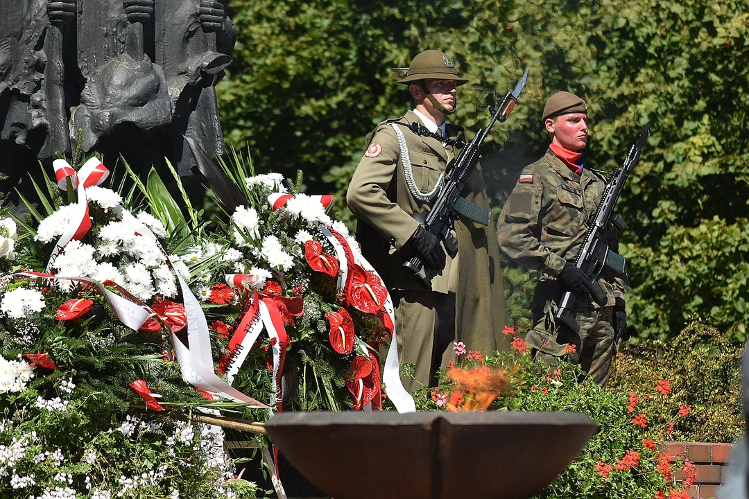 Święto Wojska Polskiego w Rzeszowie. Uroczystości i defilada żołnierzy [ZDJĘCIA] - Zdjęcie główne