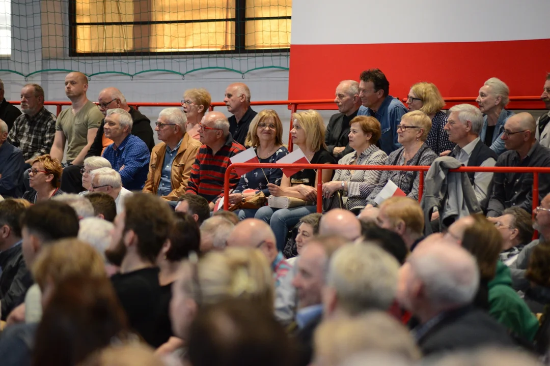 Donald Tusk w Tarnobrzegu. Tłumy mieszkańców na spotkaniu