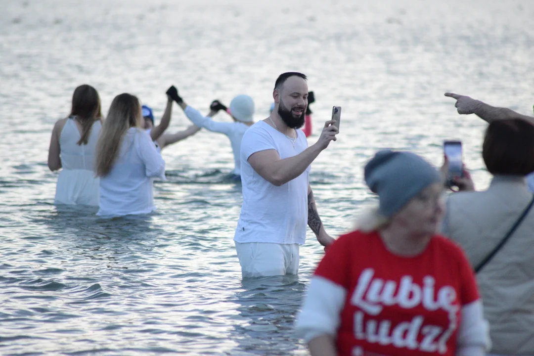 "Jezioro Aniołów" w Tarnobrzegu. Szampańska zabawa w Jeziorze Tarnobrzeskim
