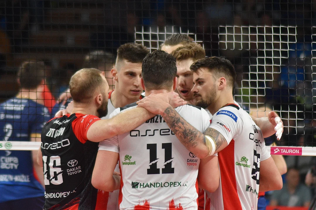 Pierwszy półfinałowy mecz siatkarskiej PlusLigi: Asseco Resovia Rzeszów - Grupa Azoty ZAKSA Kędzierzyn-Koźle (2:3)