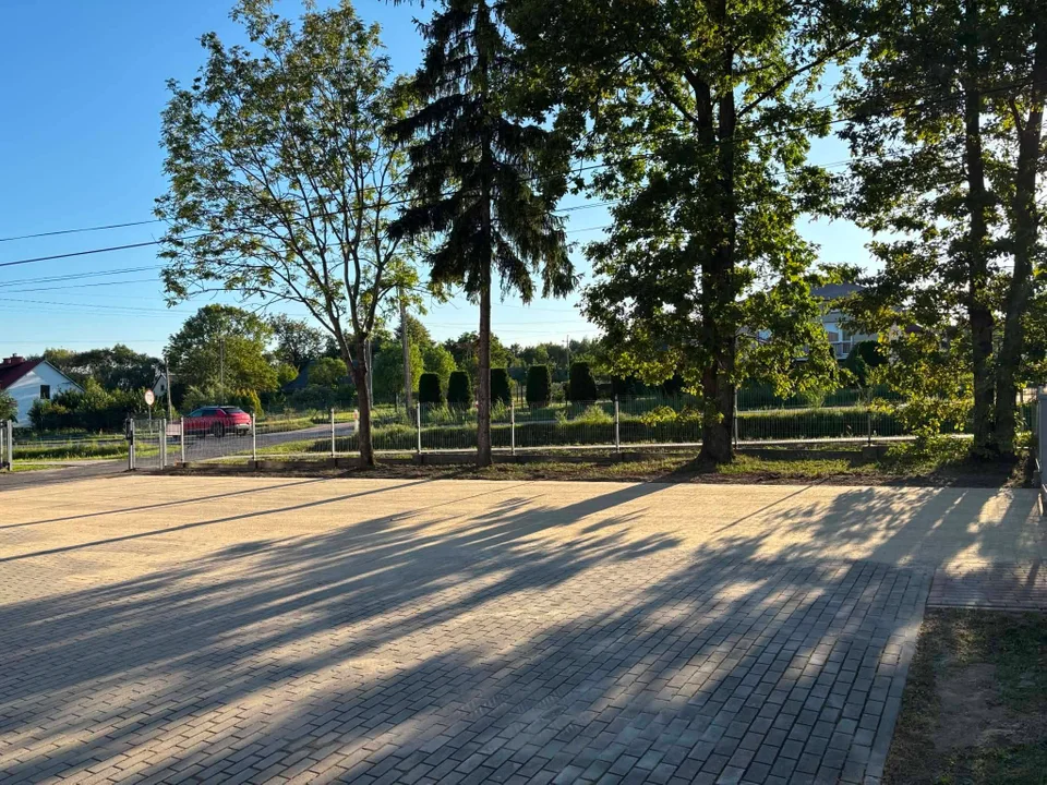 Nowy parking przy remizie w Hadykówce