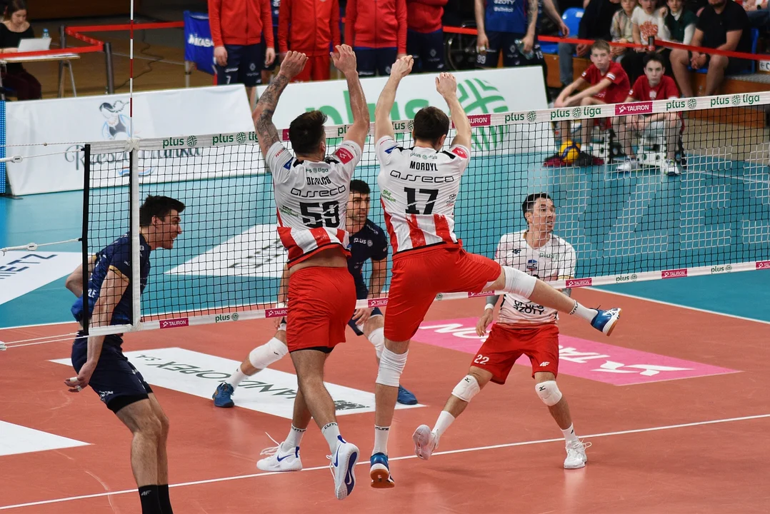 Drugi półfinałowy mecz siatkarskiej PlusLigi: Asseco Resovia Rzeszów - Grupa Azoty ZAKSA Kędzierzyn-Koźle (1:3)