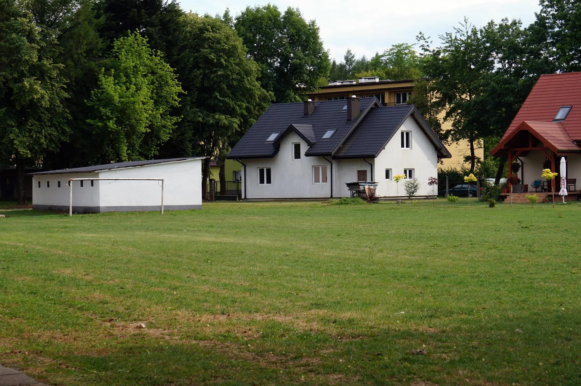 Teren przy Zespole Szkół Technicznych i Artystycznych w Lesku