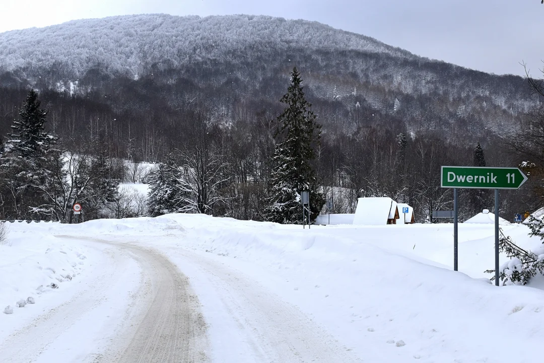 Przełęcz Wyżna, Brzegi Górne, Przełęcz Wyżniańska