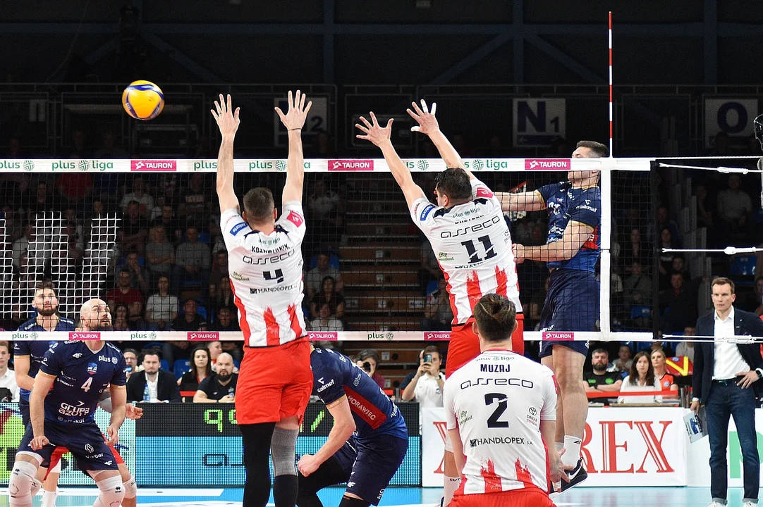 Pierwszy półfinałowy mecz siatkarskiej PlusLigi: Asseco Resovia Rzeszów - Grupa Azoty ZAKSA Kędzierzyn-Koźle (2:3)