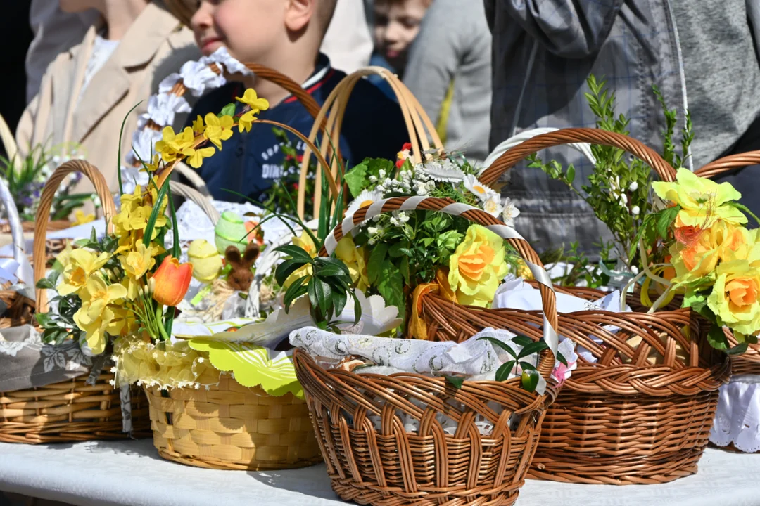 Święcenie pokarmów na sanockim rynku