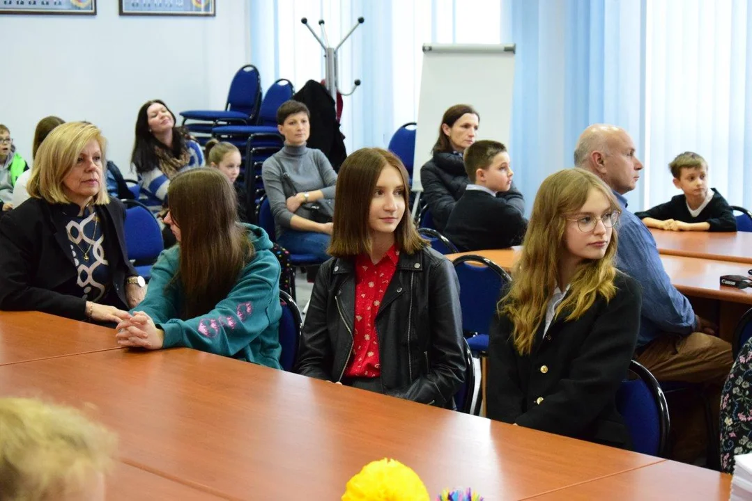 Uczniowie z powiatu kolbuszowskiego nagrodzeni w konkursie na ludowe ozdoby bożonarodzeniowe [ZDJĘCIA - LISTA NAZWISK] - Zdjęcie główne