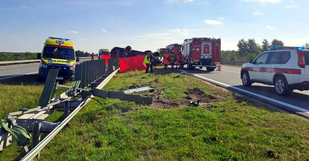 Dwie osoby nie żyją! Piętnaście rannych - wypadek na A4 koło Rzeszowa