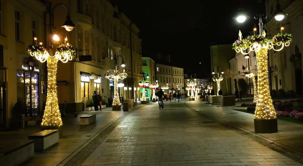 Świąteczne Miasteczko oficjalnie otwarte! Pięknie i kolorowo w centrum Rzeszowa