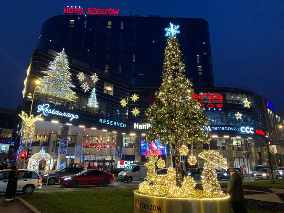 Oświetlenie świąteczne w centrum Rzeszowa