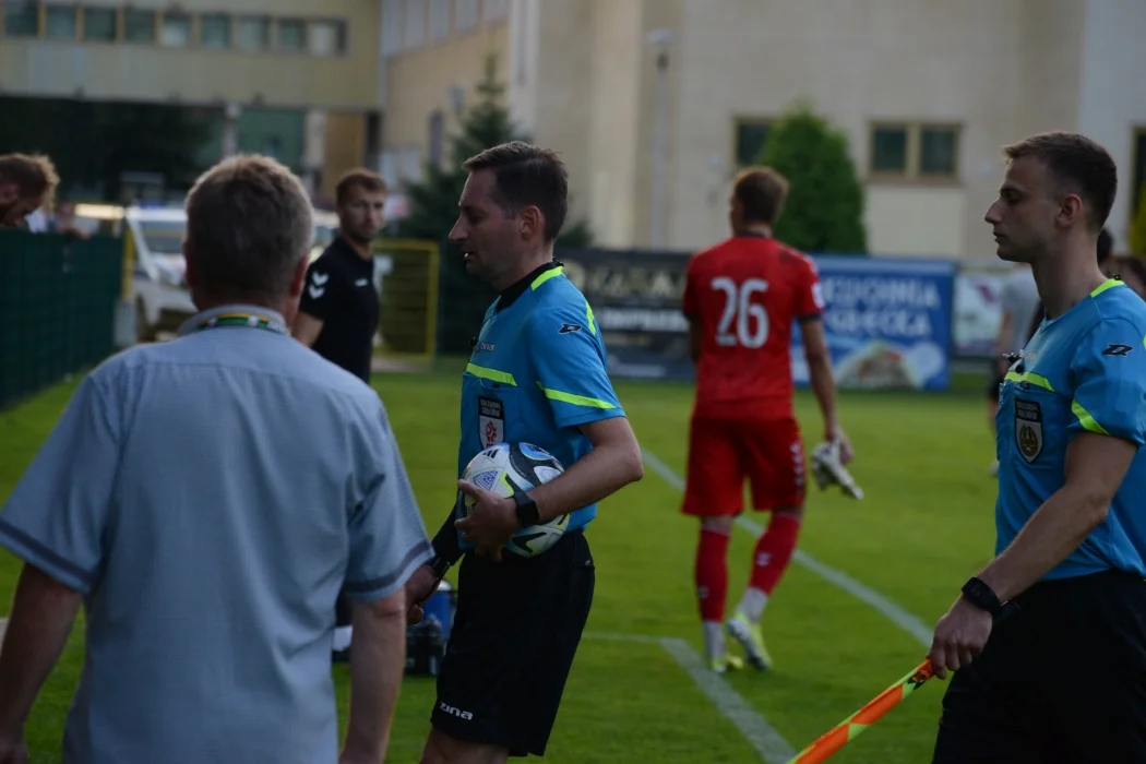 Trzecia liga, grupa 4: Siarka Tarnobrzeg - Garbarnia Kraków 0:0