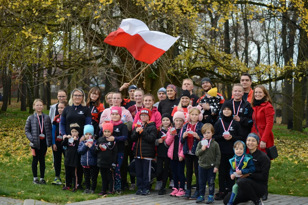 Bieg Historyczny "Dzieci dla Niepodległej" i piknik charytatywny w Parku Dzikowskim w Tarnobrzegu. Brałeś udział? Odszukaj siebie lub swoich znajomych [ZDJĘCIA - CZĘŚĆ 2] - Zdjęcie główne