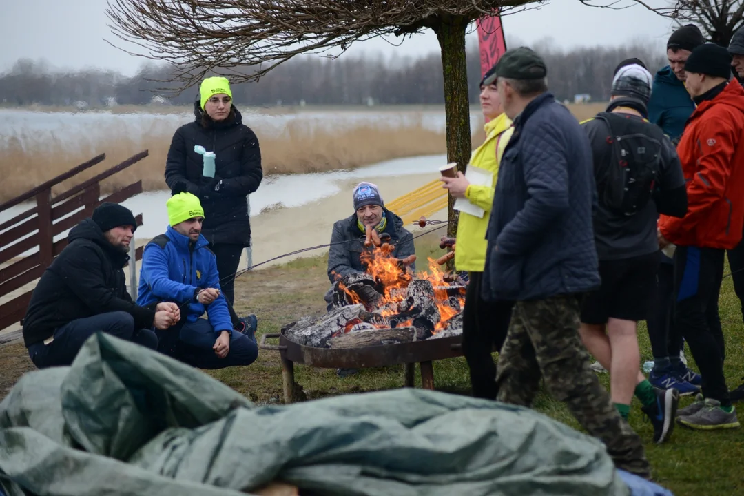 XI Bieg Zimowy wokół Jeziora Tarnobrzeskiego oraz Yeti Run Zimowy Bieg w Szortach