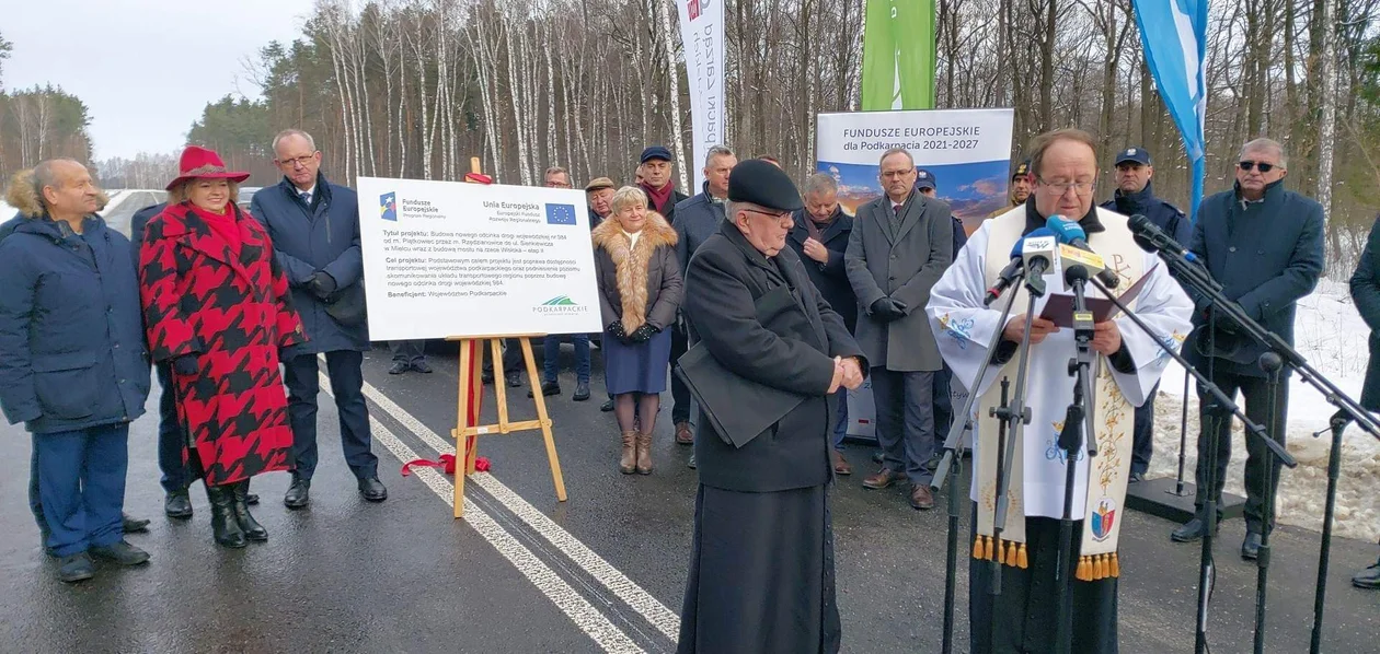 Uroczyste poświęcenie i oddanie do użytku nowego odcinka drogi wojewódzkiej nr 984