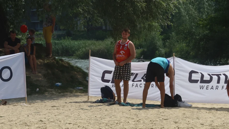 Turniej siatkówki plażowej na rzeszowskiej Żwirowni